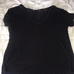 Black v-neck tee
